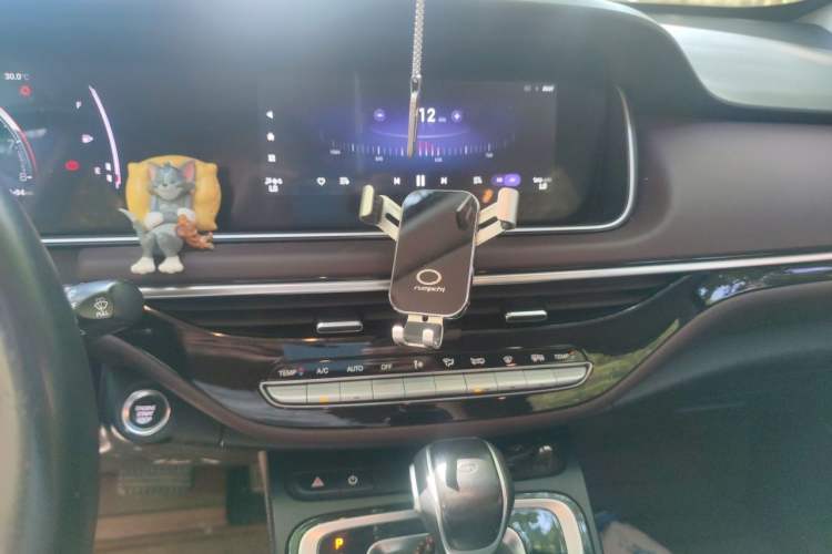 Used GAC Trumpchi M6 2021 PRO 270T Automatic Luxury Edition Audio And AC Panel