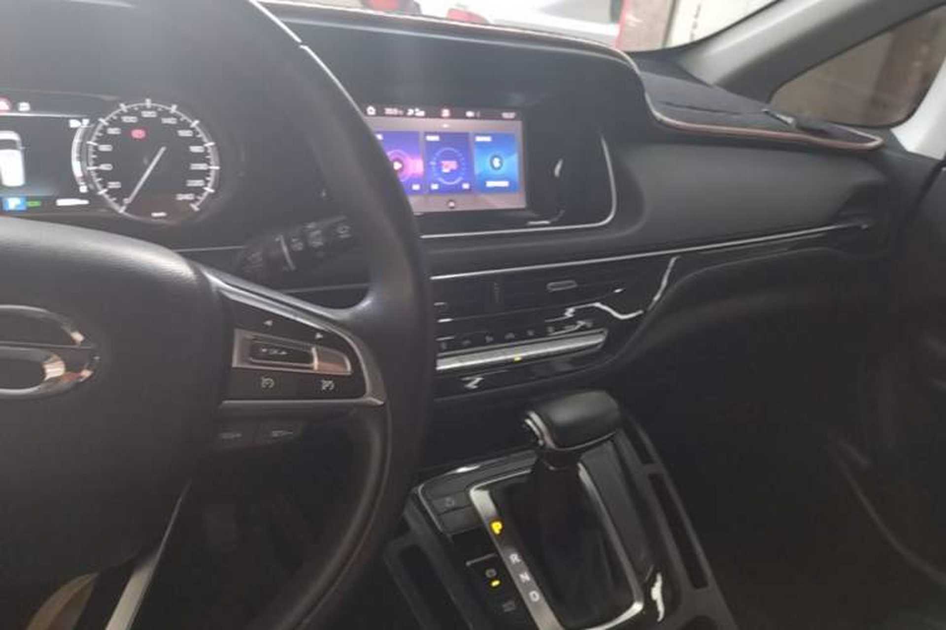 Used GAC Trumpchi M6 2021 270T DCT Luxury Edition (7 Seats) Center Console