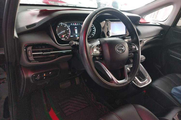 Used GAC Trumpchi M6 2021 270T DCT Luxury Edition (7-seater) Center Console