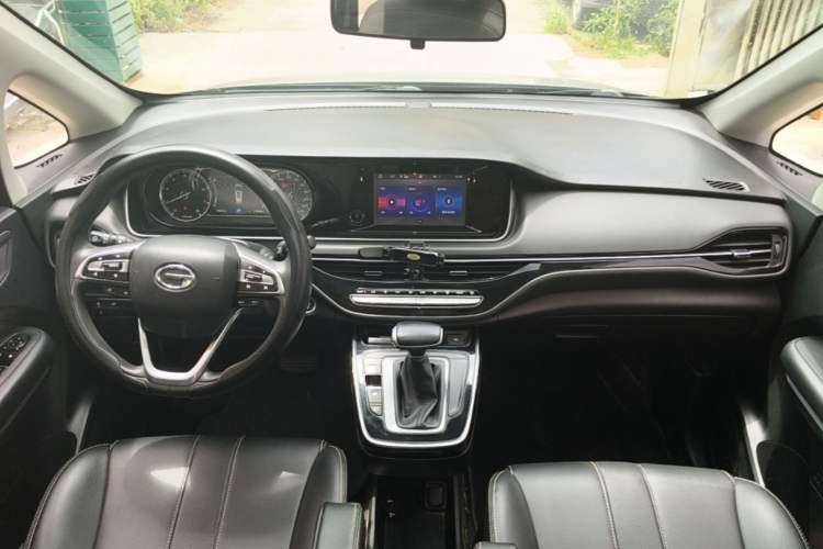 Used GAC Trumpchi M6 2021 270T DCT Luxury Edition (7 Seats) Center Console