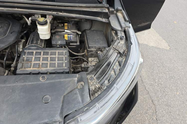 Used GAC Trumpchi M6 2021 PRO 270T DCT Luxury Edition Engine Bay Left
