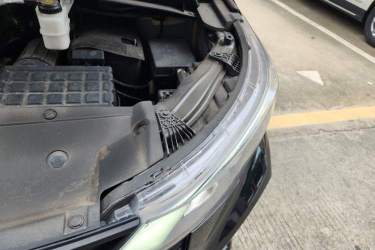 Used GAC Trumpchi M6 2021 270T DCT Prestige Edition (7-seater) Engine Bay Left