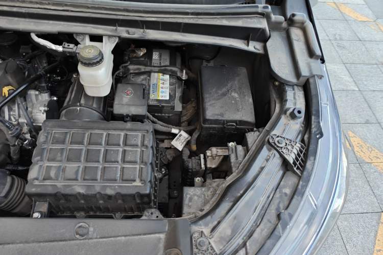 Used GAC Trumpchi M6 2021 270T DCT Elite Edition (7-seater) Engine Bay Left