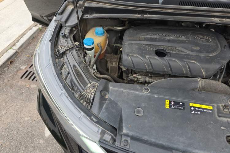 Used GAC Trumpchi M6 2021 PRO 270T DCT Luxury Edition Engine Bay Right