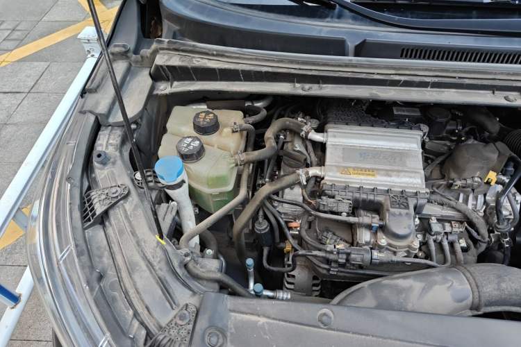 Used GAC Trumpchi M6 2021 270T DCT Elite Edition (7-seater) Engine Bay Right