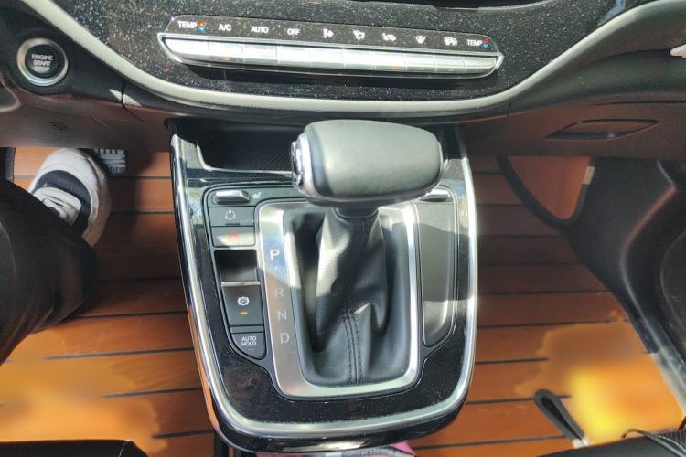 Used GAC Trumpchi M6 2021 270T DCT Luxury Edition (7-seater) Gear Lever