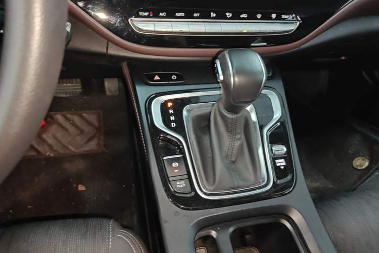 Used GAC Trumpchi M6 2021 PRO 270T DCT Elite Edition Gear Lever