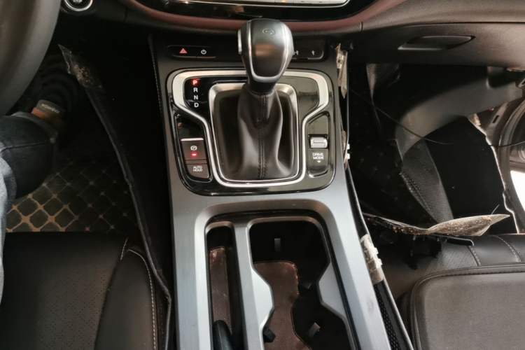 Used GAC Trumpchi M6 2021 270T DCT Prestige Edition (6-seater) Gear Lever