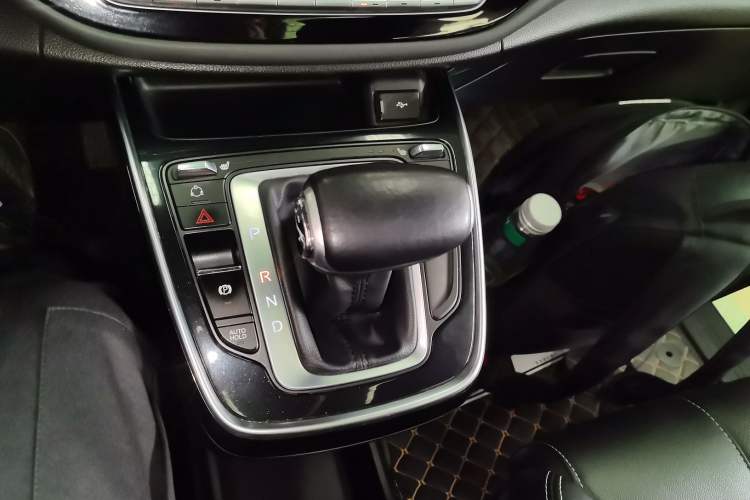 Used GAC Trumpchi M6 2021 270T DCT Luxury Edition (7-seater) Gear Lever