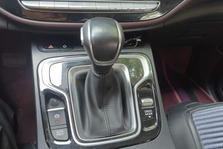 Used GAC Trumpchi M6 2021 PRO 270T DCT Luxury Edition Gear Lever