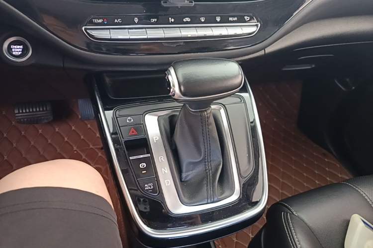 Used GAC Trumpchi M6 2021 270T DCT Luxury Edition (7 Seats) Gear Lever