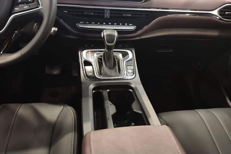 Used GAC Trumpchi M6 2021 PRO 270T DCT Elite Edition Gear Lever