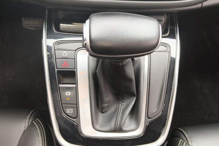 Used GAC Trumpchi M6 2021 270T DCT Luxury Edition (7 Seats) Gear Lever