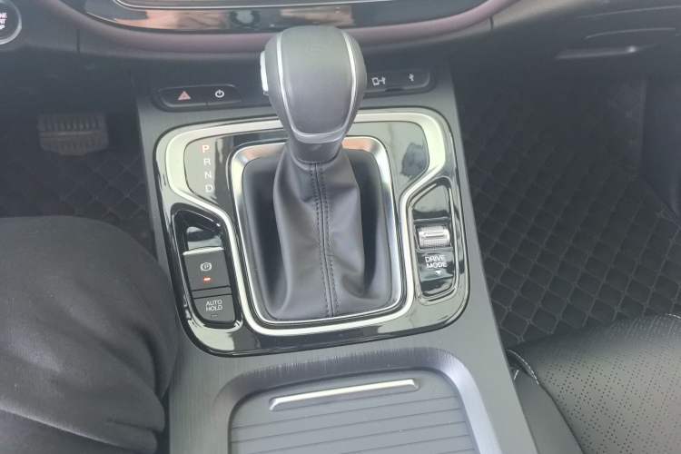 Used GAC Trumpchi M6 2021 PRO 270T DCT Luxury Edition Gear Lever