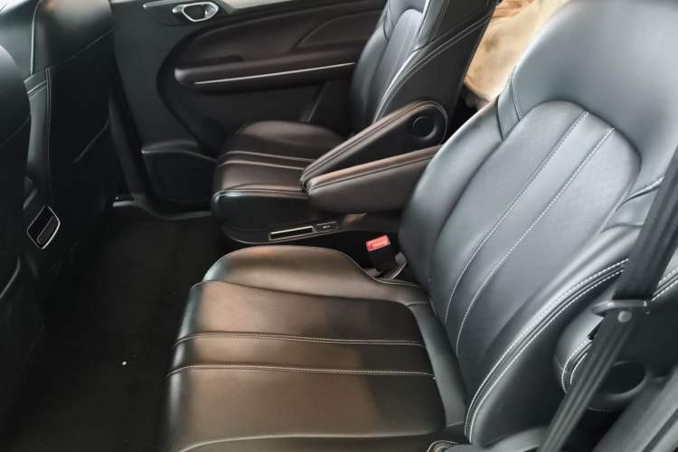 Used GAC Trumpchi M6 2021 270T DCT Luxury Edition (7-seater) Interior 4
