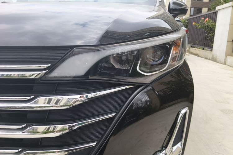 Used GAC Trumpchi M6 2021 270T DCT Luxury Edition (7 Seats) Left Front Headlight