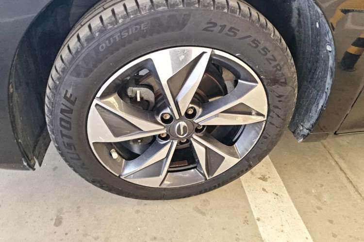 Used GAC Trumpchi M6 2021 PRO 270T DCT Luxury Edition Left Front Wheel Hub