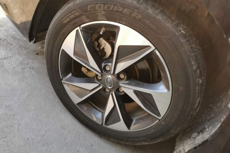 Used GAC Trumpchi M6 2021 270T DCT Prestige Edition (6-seater) Left Front Wheel Hub