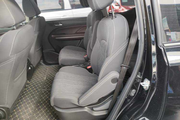 Used GAC Trumpchi M6 2021 PRO 270T Automatic Luxury Edition Left Rear Seat