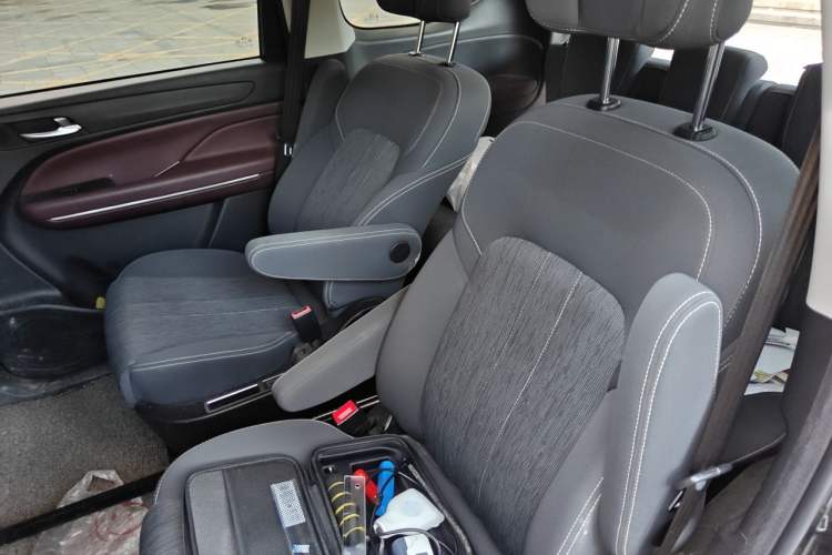 Used GAC Trumpchi M6 2021 270T DCT Elite Edition (7-seater) Left Rear Seat