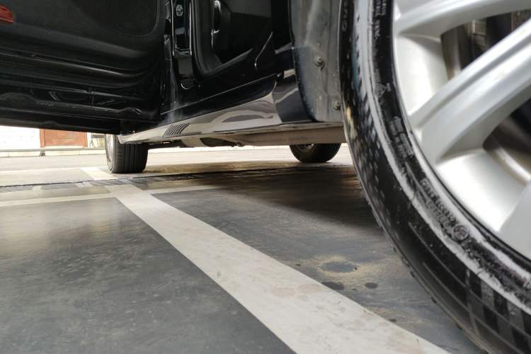 Used GAC Trumpchi M6 2021 PRO 270T Automatic Luxury Edition Left Side Sill