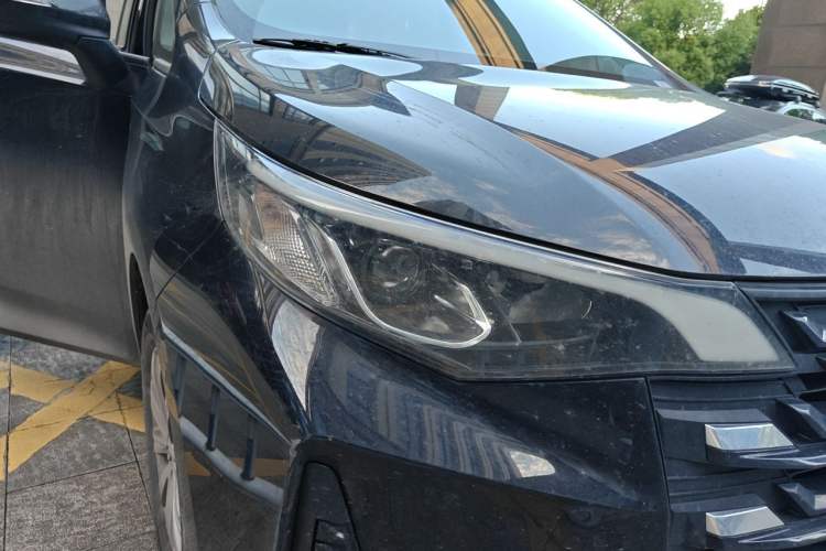 Used GAC Trumpchi M6 2021 270T DCT Elite Edition (7-seater) Right Front Headlight