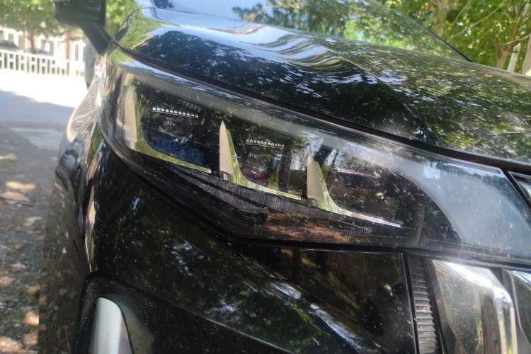 Used GAC Trumpchi M6 2021 PRO 270T Automatic Luxury Edition Right Front Headlight