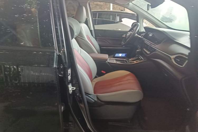 Used GAC Trumpchi M6 2021 PRO 270T DCT Elite Edition Right Front Seat