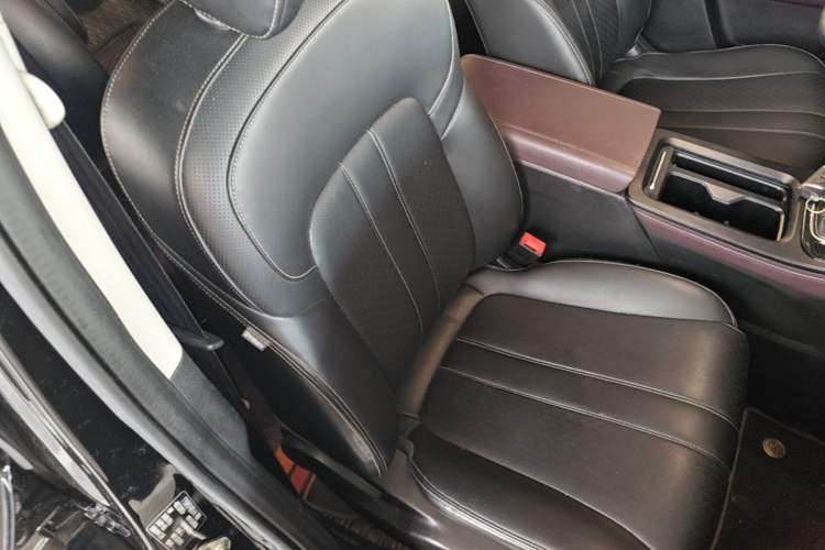 Used GAC Trumpchi M6 2021 PRO 270T DCT Luxury Edition Right Front Seat