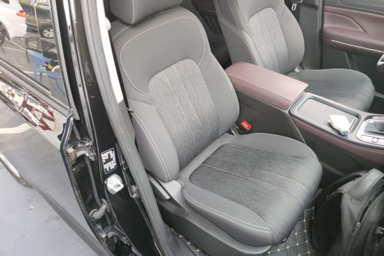 Used GAC Trumpchi M6 2021 PRO 270T Automatic Luxury Edition Right Front Seat
