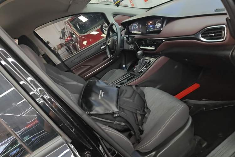 Used GAC Trumpchi M6 2021 PRO 270T DCT Elite Edition Right Front Seat
