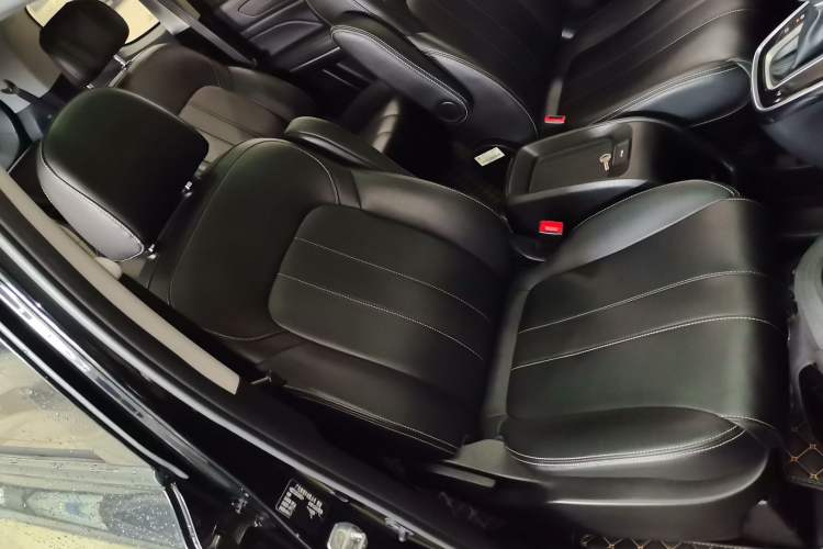 Used GAC Trumpchi M6 2021 270T DCT Luxury Edition (7-seater) Right Front Seat