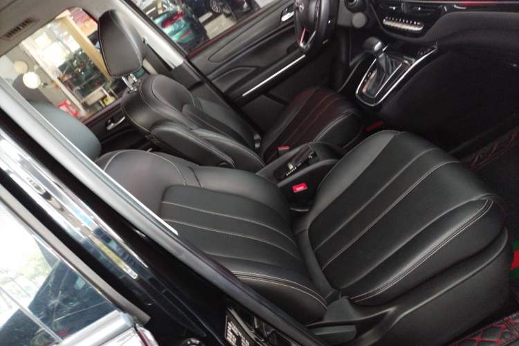 Used GAC Trumpchi M6 2021 270T DCT Luxury Edition (7-seater) Right Front Seat