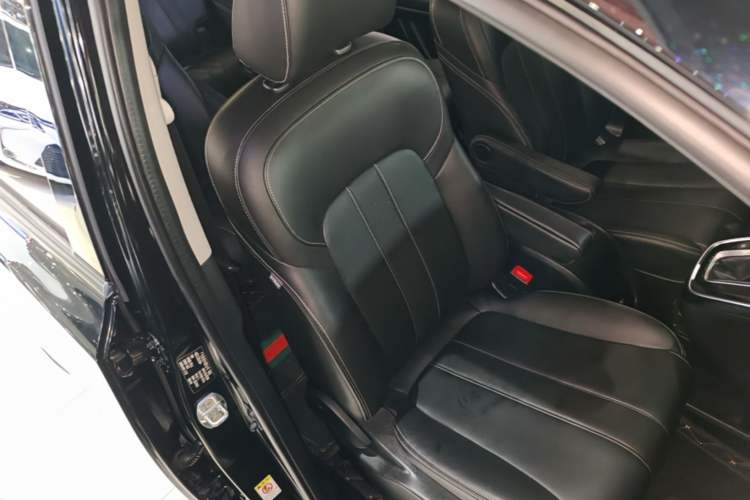 Used GAC Trumpchi M6 2021 270T DCT Luxury Edition (7 Seats) Right Front Seat