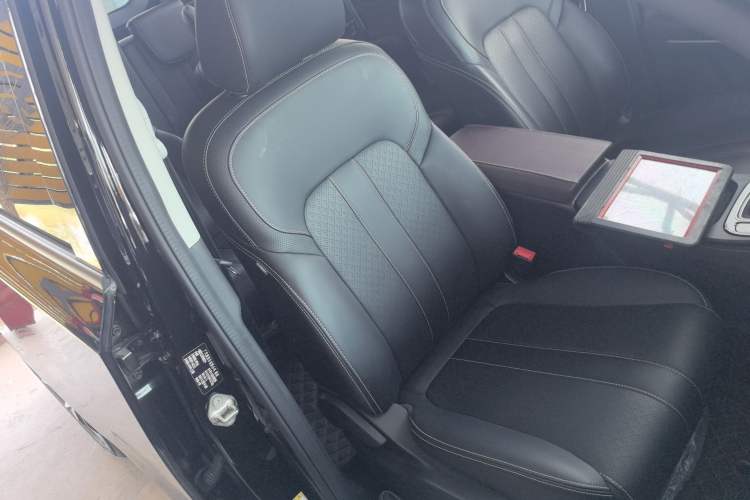 Used GAC Trumpchi M6 2021 PRO 270T DCT Luxury Edition Right Front Seat
