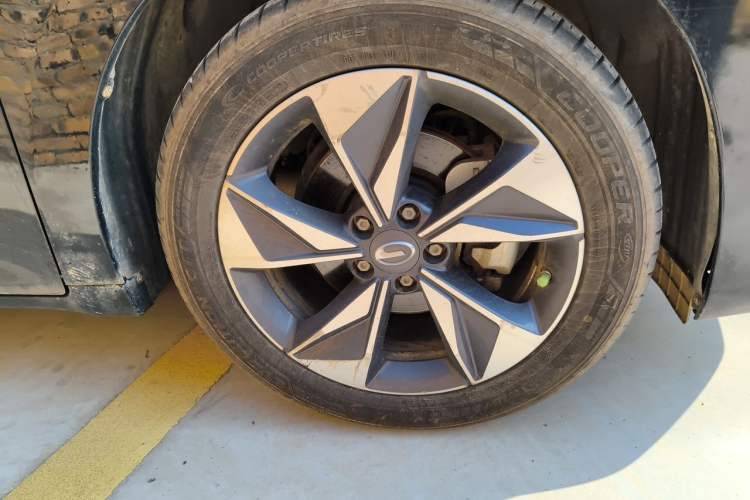 Used GAC Trumpchi M6 2021 PRO 270T DCT Luxury Edition Right Front Wheel Hub