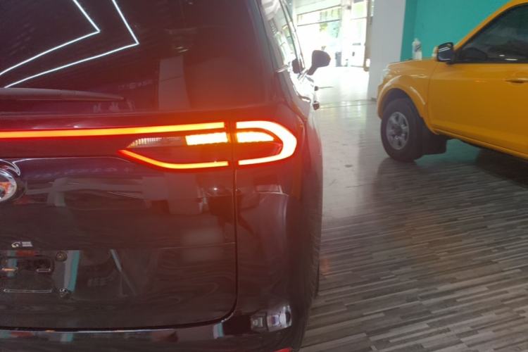 Used GAC Trumpchi M6 2021 PRO 270T DCT Prestige Edition Right Rear Taillight