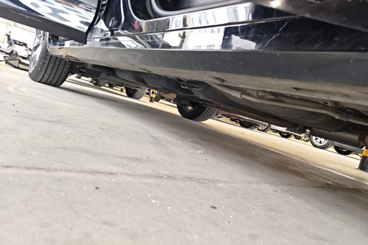 Used GAC Trumpchi M6 2021 PRO 270T DCT Luxury Edition Right Side Sill