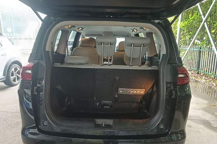 Used GAC Trumpchi M6 2021 PRO 270T DCT Elite Edition Trunk