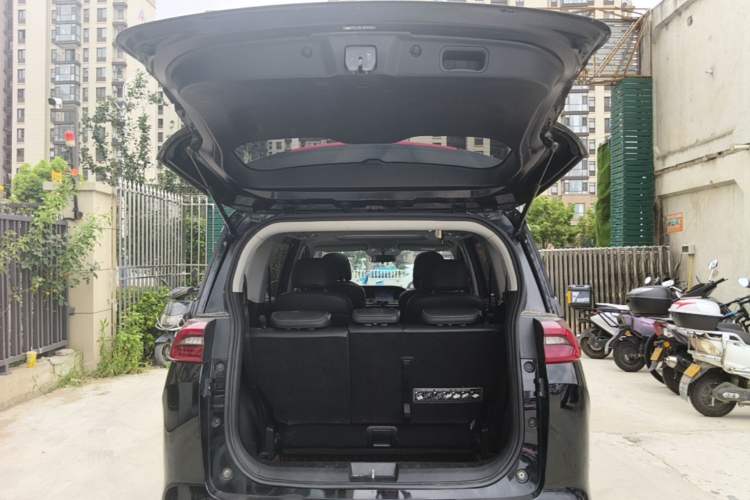 Used GAC Trumpchi M6 2021 270T DCT Luxury Edition (7 Seats) Trunk