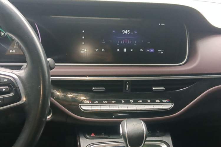 Used GAC Trumpchi M6 2021 270T DCT Luxury Edition (7-seater) Audio And AC Panel