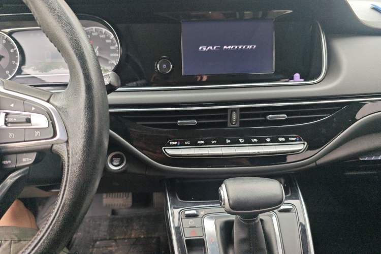 Used GAC Trumpchi M6 2021 270T DCT Luxury Edition (7-seater) Audio And AC Panel