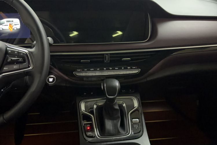 Used GAC Trumpchi M6 2021 PRO 270T DCT Luxury Edition Audio And AC Panel