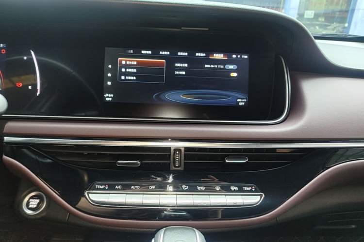 Used GAC Trumpchi M6 2021 PRO 270T DCT Luxury Edition Audio And AC Panel