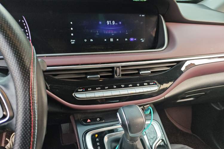 Used GAC Trumpchi M6 2021 PRO 270T Automatic Luxury Edition Audio And AC Panel