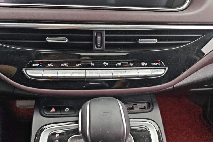 Used GAC Trumpchi M6 2021 PRO 270T Automatic Luxury Edition Audio And AC Panel