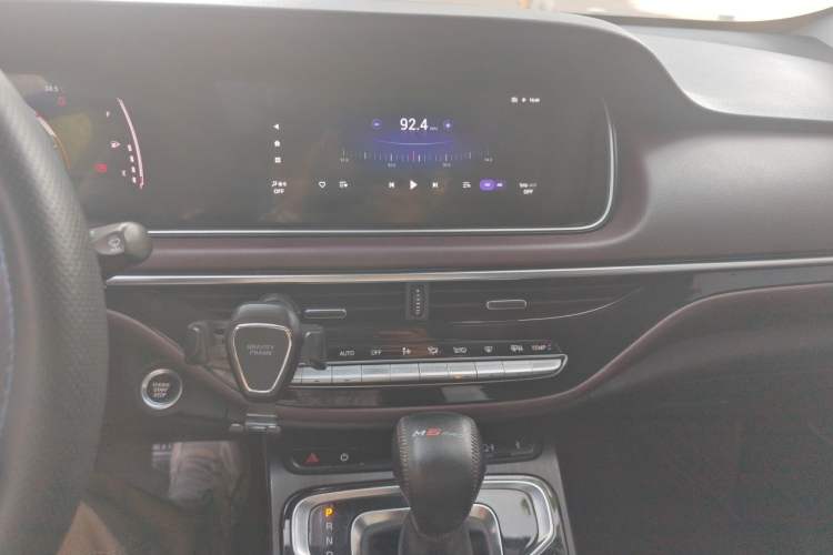 Used GAC Trumpchi M6 2021 PRO 270T DCT Luxury Edition Audio And AC Panel