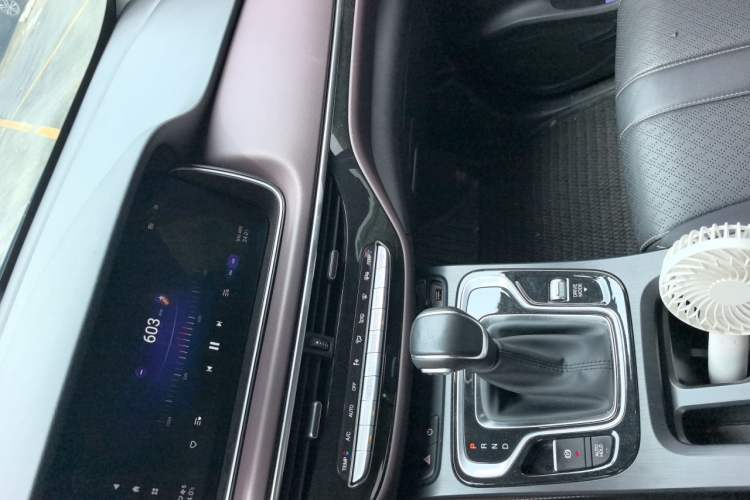 Used GAC Trumpchi M6 2021 PRO 270T DCT Luxury Edition Audio And AC Panel