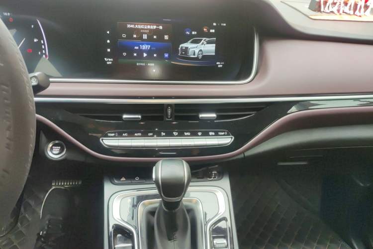 Used GAC Trumpchi M6 2021 PRO 270T DCT Luxury Edition Audio And AC Panel