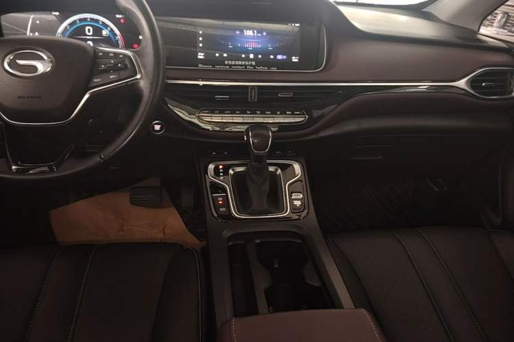 Used GAC Trumpchi M6 2021 PRO 270T DCT Luxury Edition Audio And AC Panel